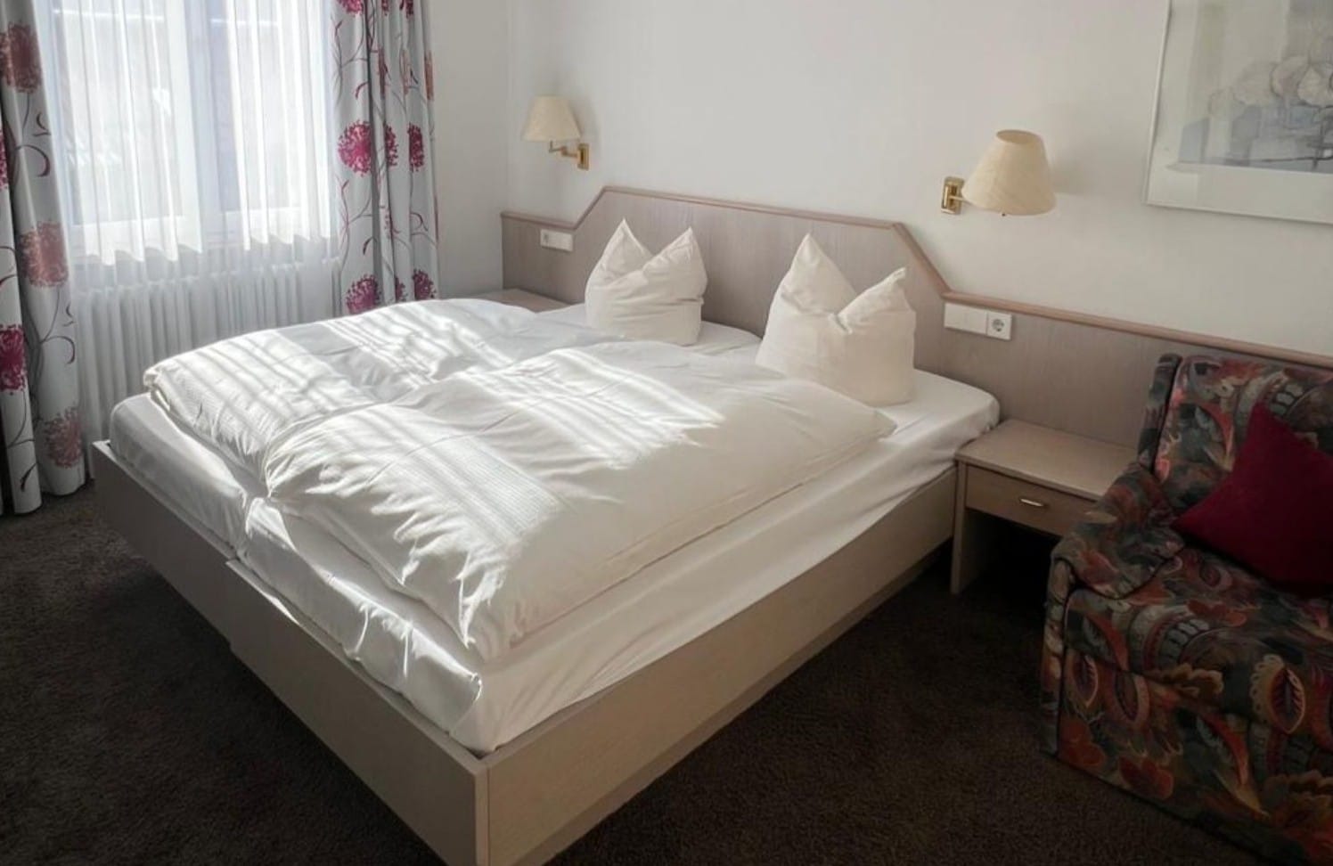 Economy Doppelzimmer Bett
